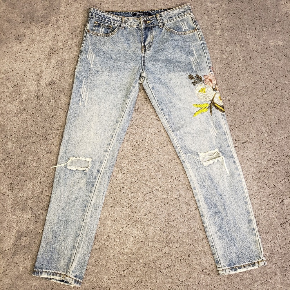 Zara Jeans Womens Size 5 Blue Basic Z1975 Ankle Ripped Denim‎ Flower Embroidered